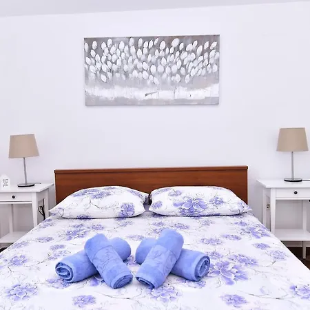 Luni *