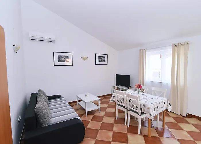 Luni Apartman